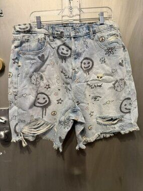 Retro Vintage inspired High Rise Bermuda Jean Shorts - light wash doodle print